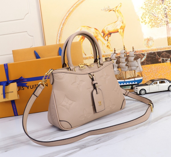 ルイヴィトンバッグ背面デザイン